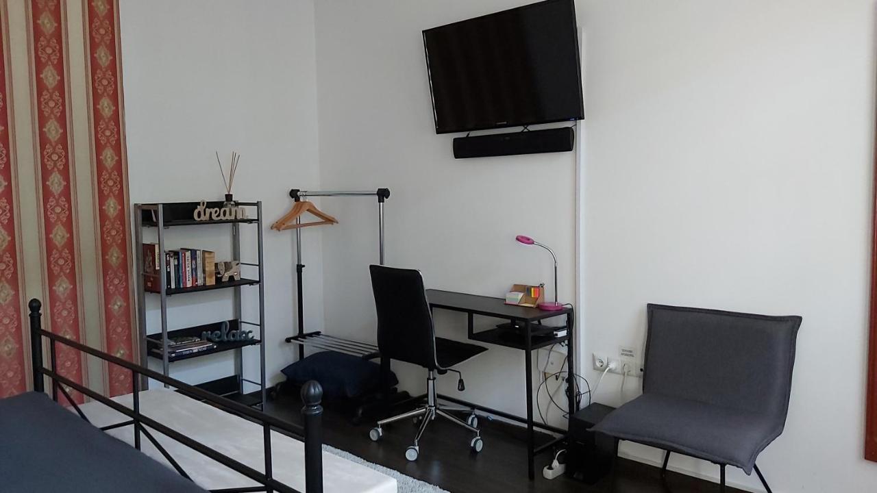 City Center Minimalist Apartment Nagyvárad Kültér fotó